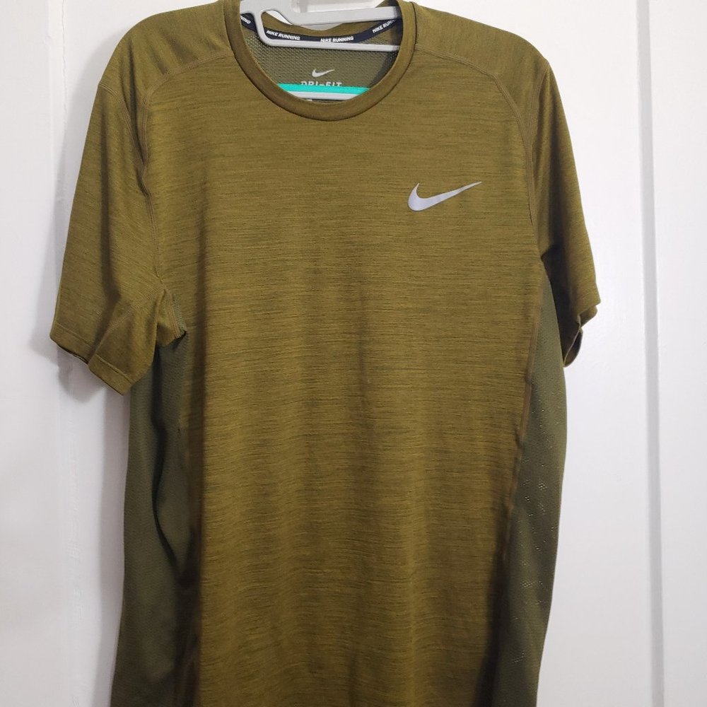 Men's Green Nike Dri-Fit Tshirt LG